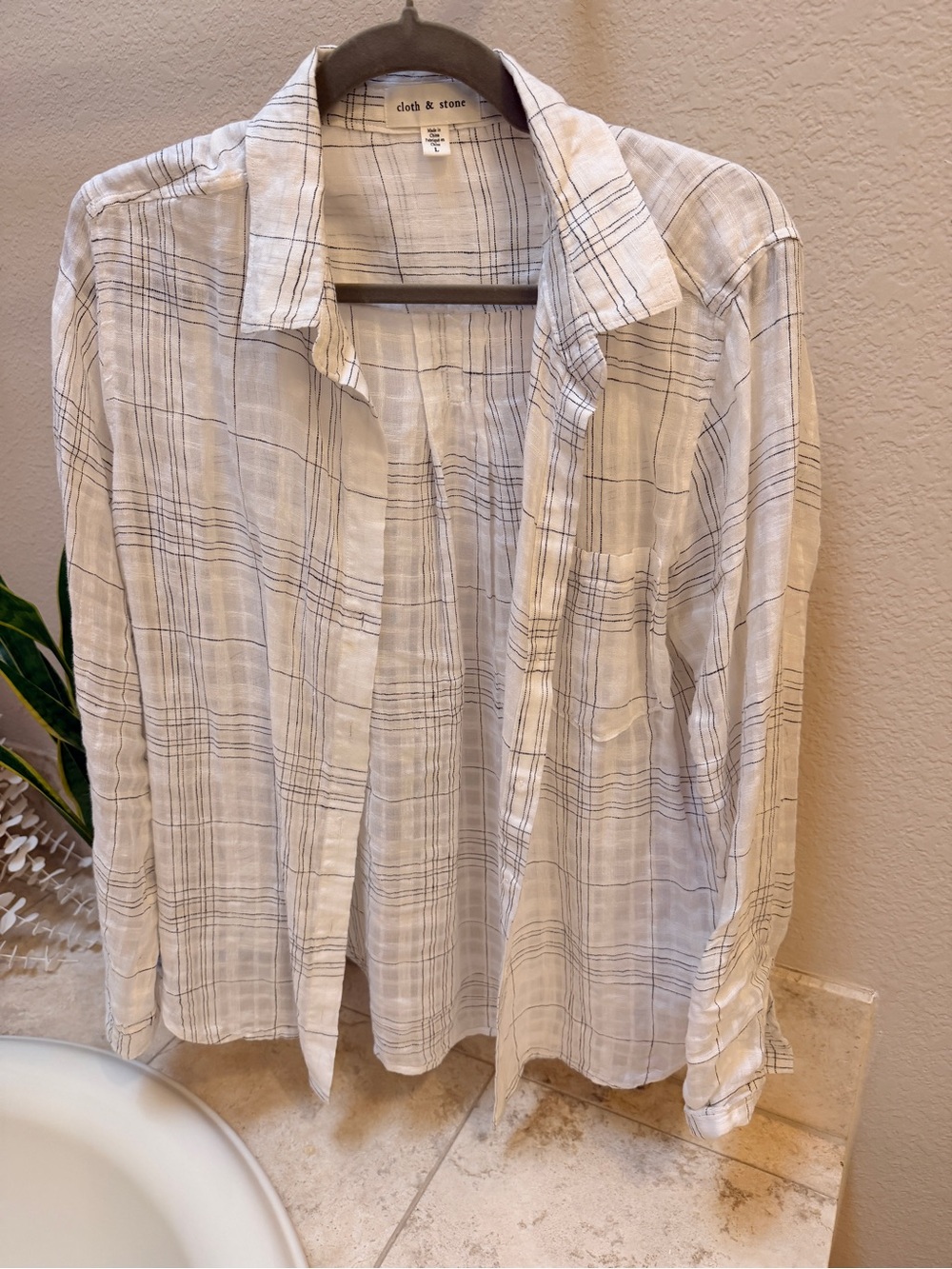 cloth & stone women’s White Plaid Button-Up Shirt